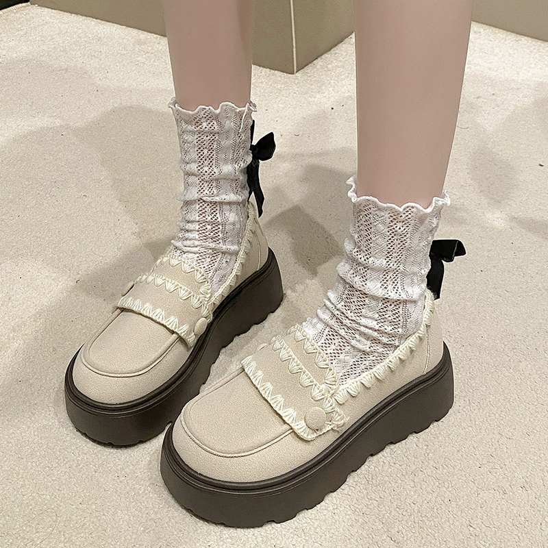 Женские туфли на платформе в ретро-британском стиле с толстой подошвой для увеличения роста, новые весенние модели 2025 года, удобные слипоны на шнуровке, лоферы на платформе.