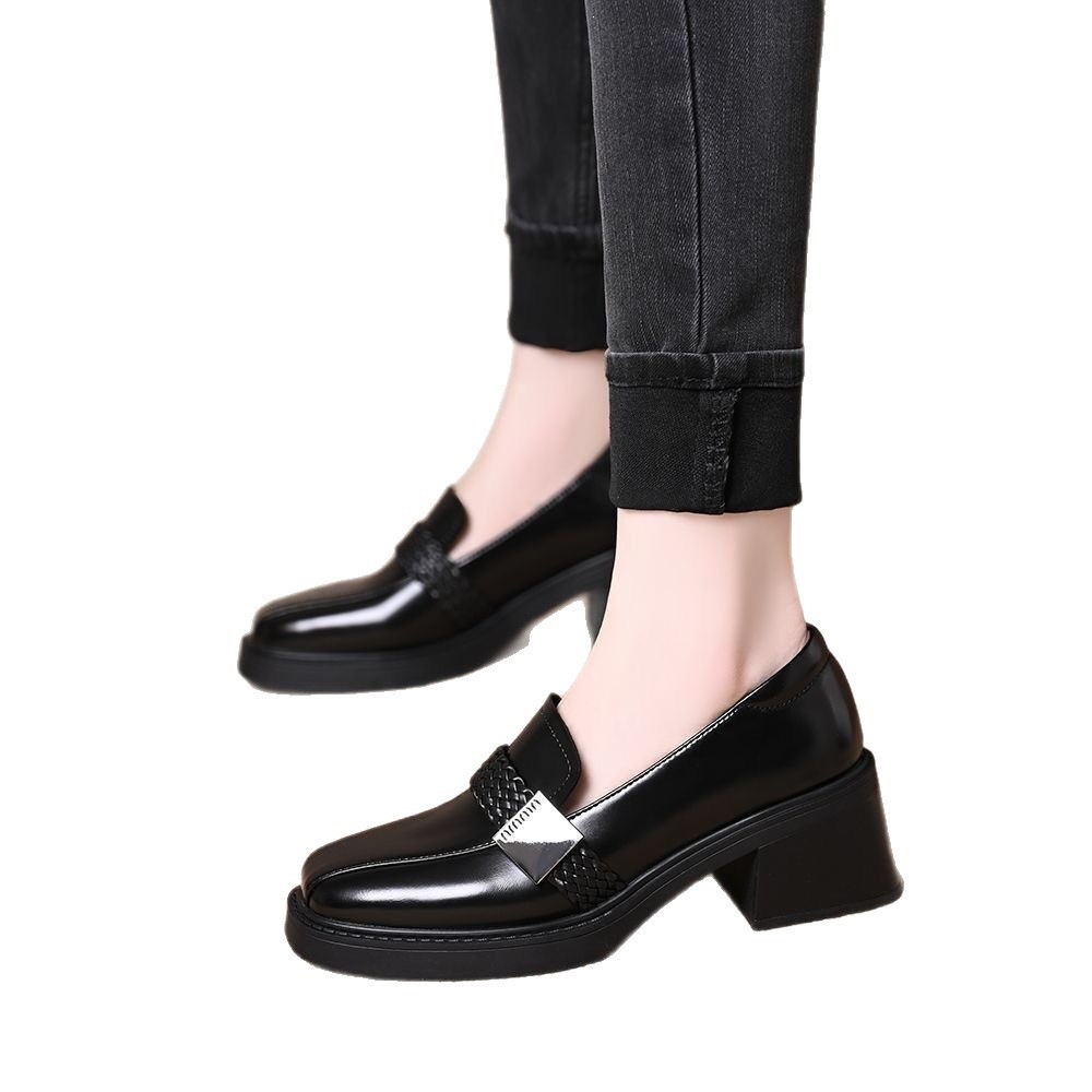 Retro zapatos de cuero cuadrados de talón grueso primavera y otoño de 2026 nuevo estilo francés universal británico zapatos de talón medio profundo