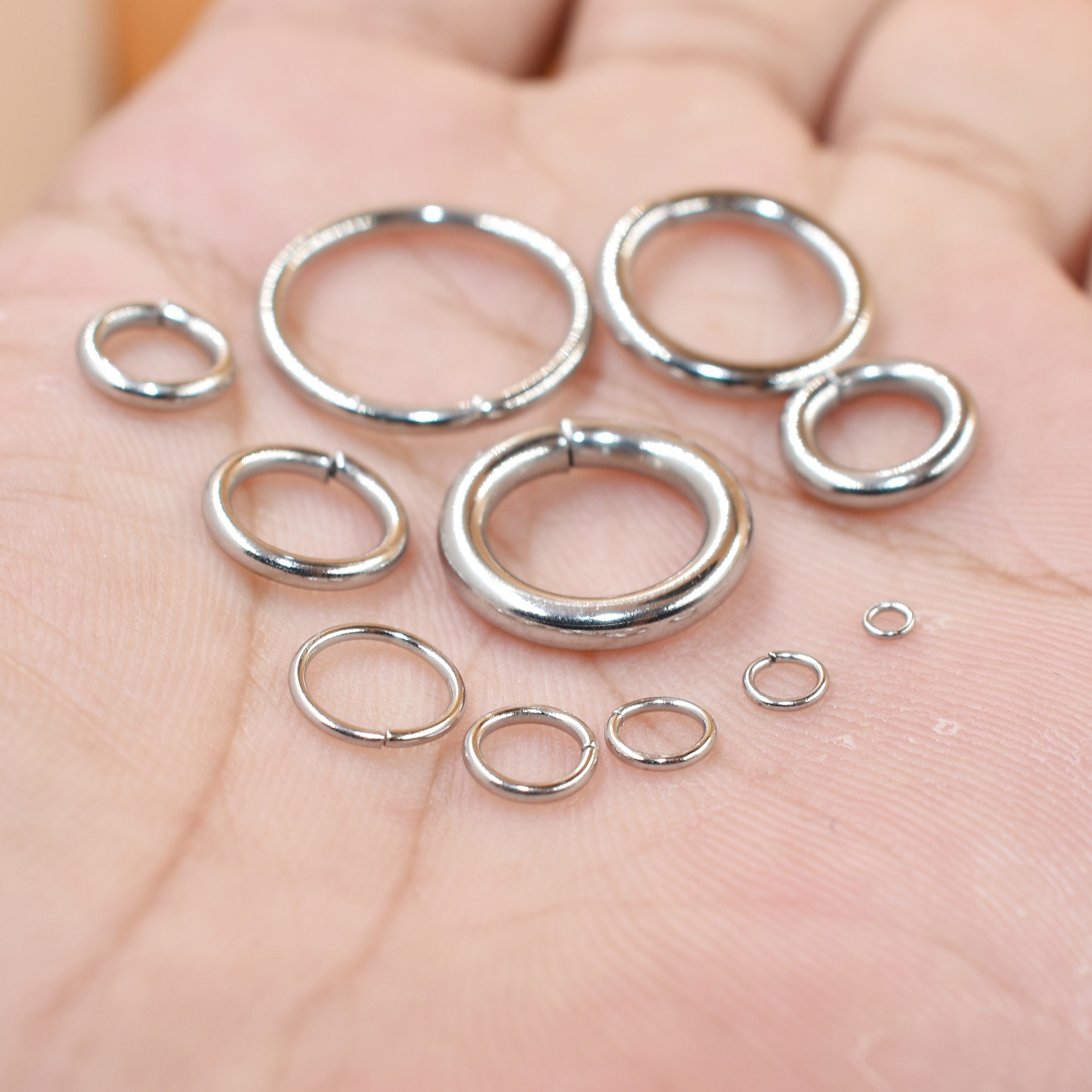 Factory Direct Sales of 304 Stainless Steel Closed Rings, Flat Rings, Connecting Rings, DIY Jewelry Accessories, Large Quantities in Stock, Round Rings