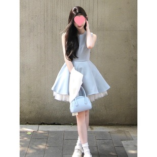 �羳��ʽ���|�{ɫ�o�䱳���B��ȹ��Ů�ļ�2025�¿��ٽz߅��������