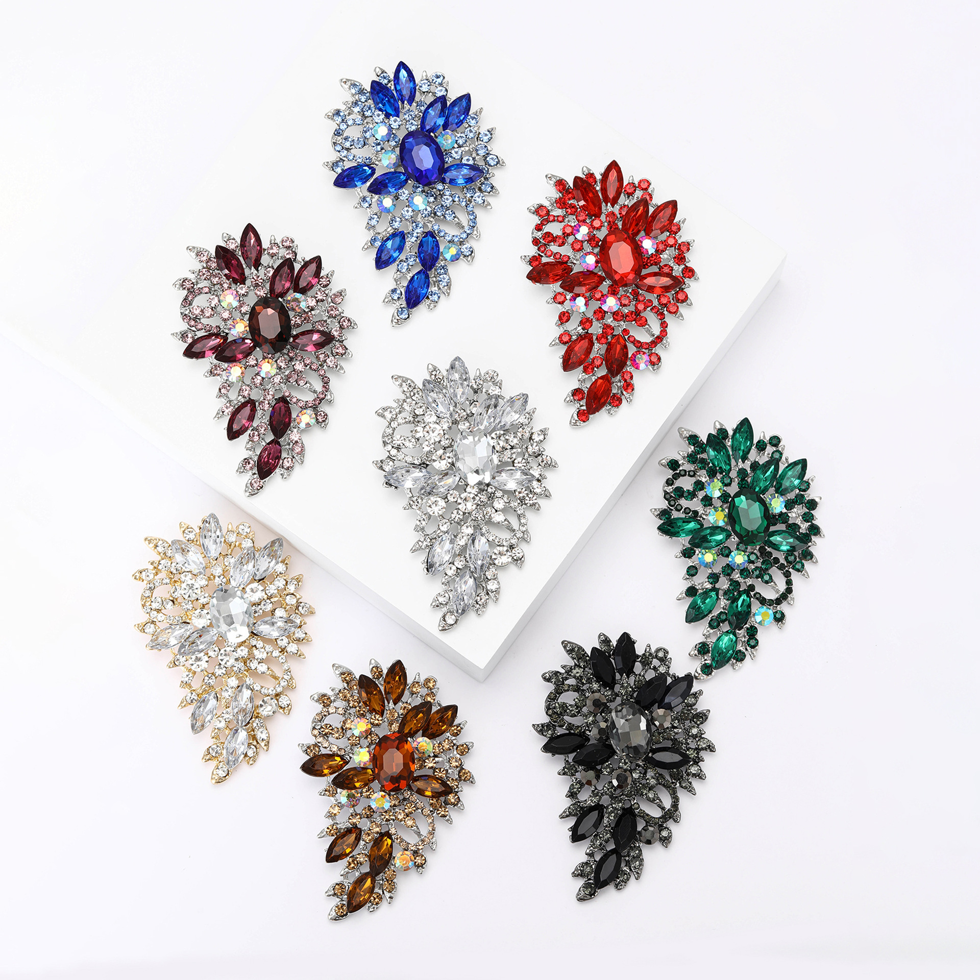 Spilla vintage da donna oro argento perla cristallo farfalla pin_voghion.com