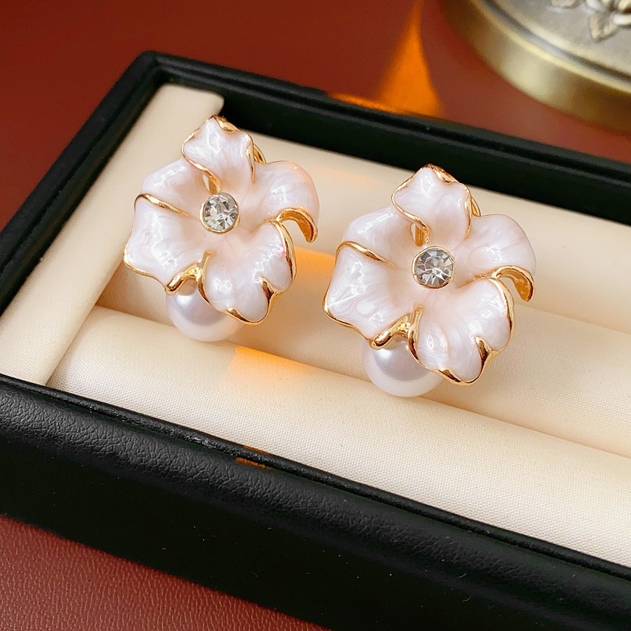 Pendientes exagerados de vintage medieval Pendientes de perlas geométricas de aceite de gota de diamantes de aguja de plata femenina Pendientes retro de sentido avanzado
