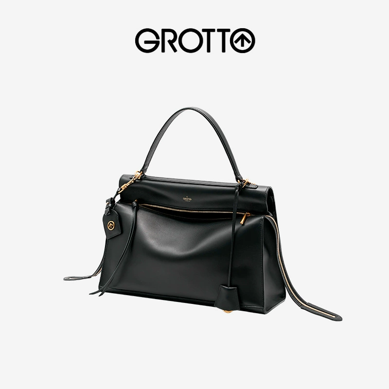 Big one-shoulder bag, 24 years