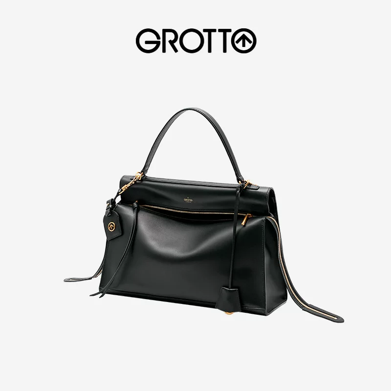 Big one-shoulder bag, 24 years