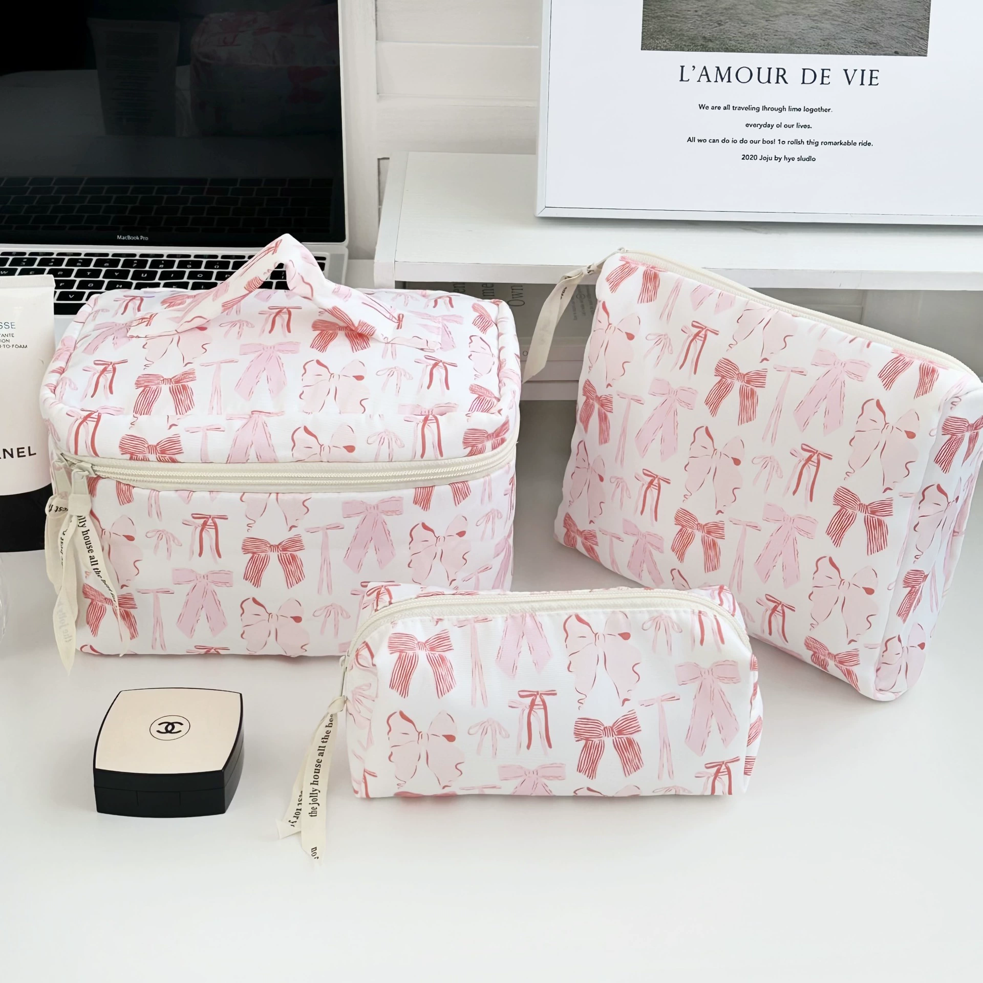 Fresh capacious cosmetic bag, handheld organizer bag