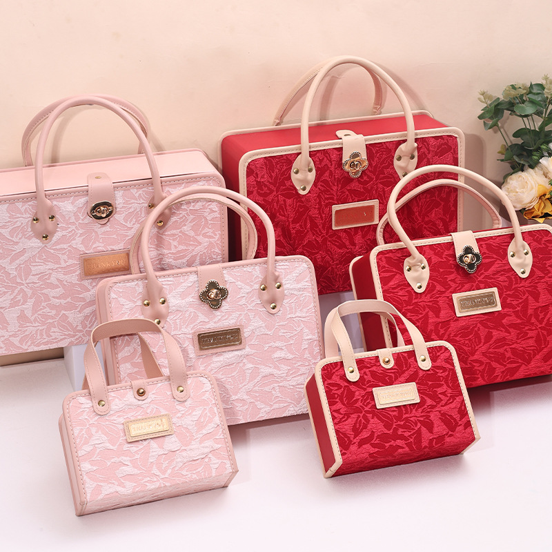 2025 nueva caja de regalo de cumpleaños de alta calidad caja de regalo de lujo ligera caja de regalo de compromiso caja de dulces de boda