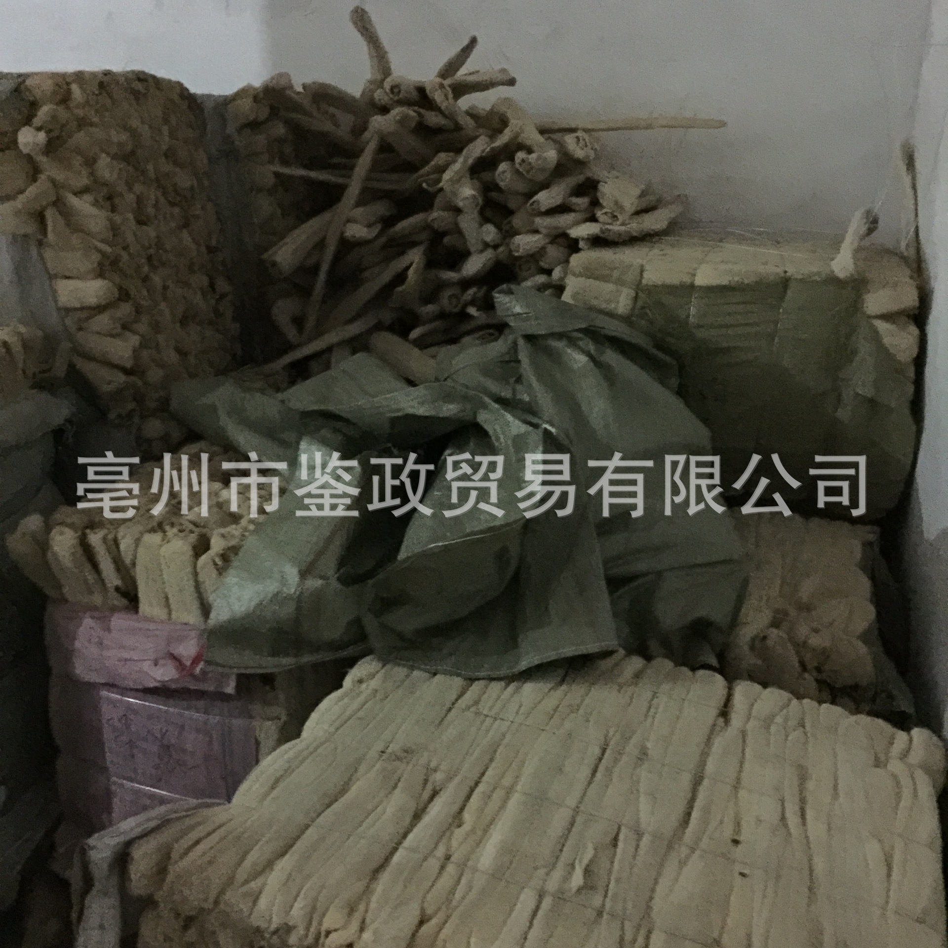 Loofah Sponge Gourd Fiber Si Gua Luo 500g Whole Dried Natural Body Scrub Dish Brush Pet Toy in use