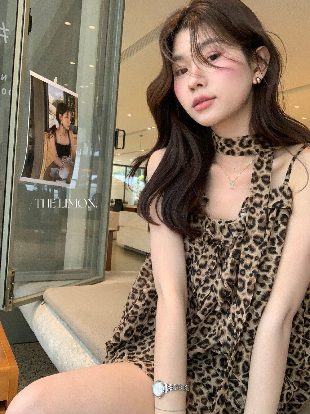 Áo hai dây nữ họa tiết da báo phong cách Pháp, thiết kế cổ yếm dây buộc, phù hợp mùa xuân hè 2026 — Trang chủ chi tiết 24