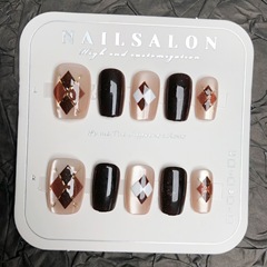 菱形格穿戴甲秋冬款深咖系顯白氛圍感短款質感可拆卸假指甲貼片