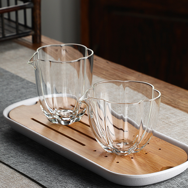 Japanese-style Gungdao Cup, Heat-Resistant Glass, Transparent Petal-Shaped Even-Distribution Mug, Tea Server for Kung Fu Tea Ceremony, Tea Set Accessory