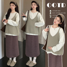 孕妇秋冬新款慵懒风宽松打底T恤针织马甲条纹半身裙甜美时尚套装