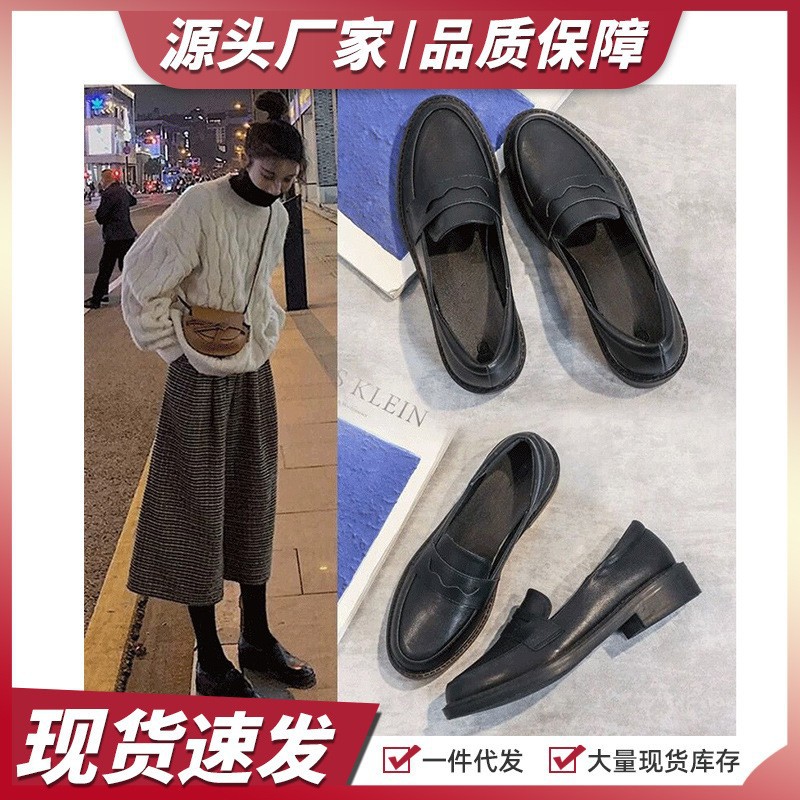 Black British-Style Women's Leather Shoes with Round Toe and Chunky Heel, Versatile British-Style Flats, Retro Soft Leather, Simple Design, 2026 New Model