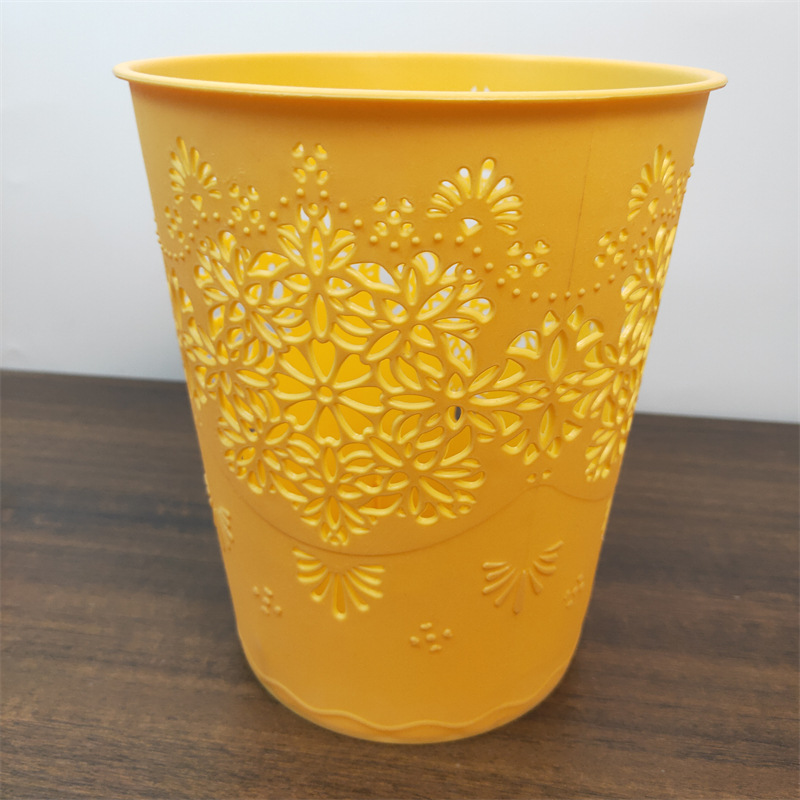 Papelera de plástico pequeña con perforaciones para cocina, venta al por mayor para tiendas de 2 euros y puestos.