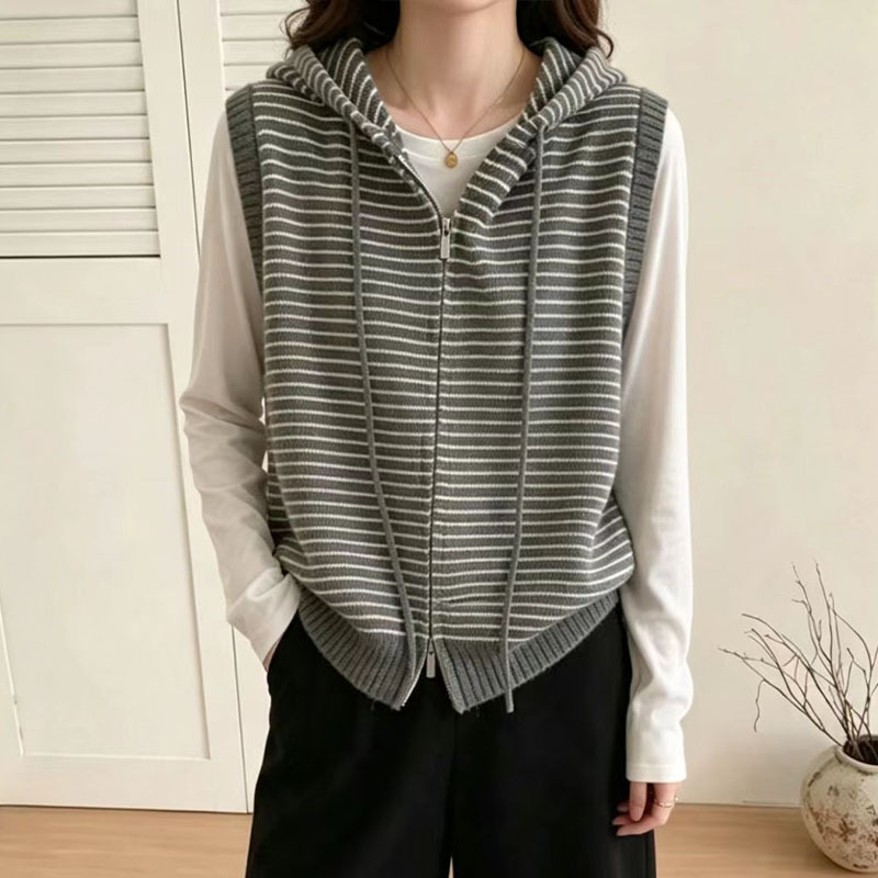 Hooded striped knitted vest for women, 2026 autumn new sleeveless sweater vest, Korean style loose layering top