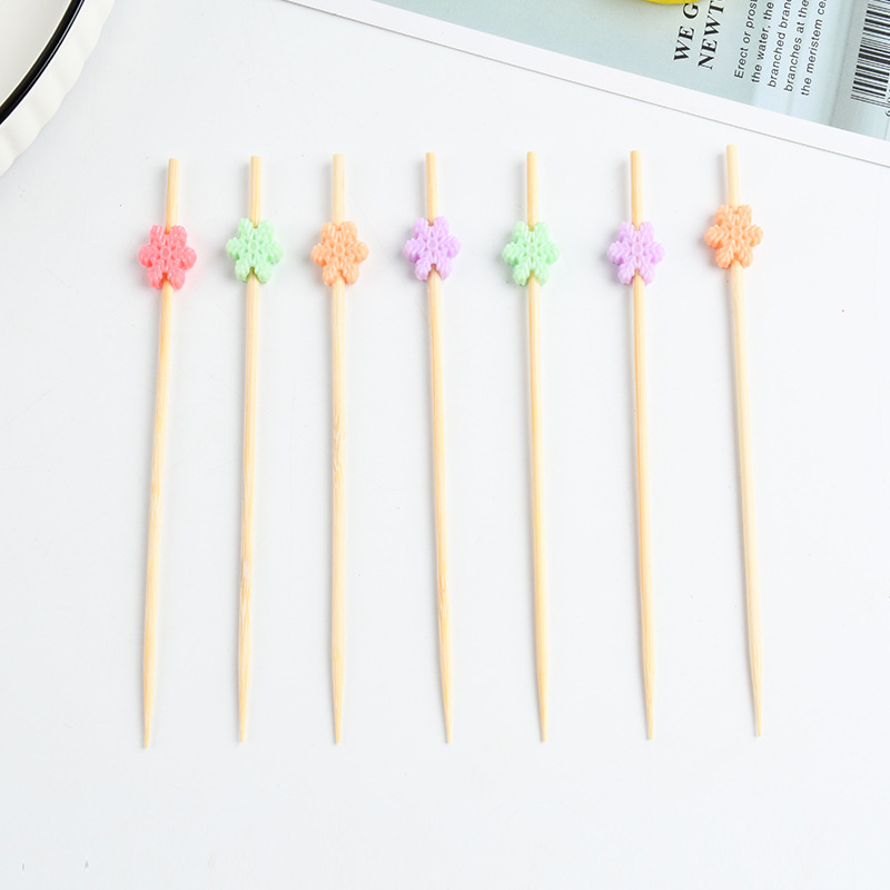 Fabricantes al por mayor de copo de nieve de bambú color Burger fijo horquilla sándwich horquilla creativa horquilla horquilla desechable horquilla de fruta