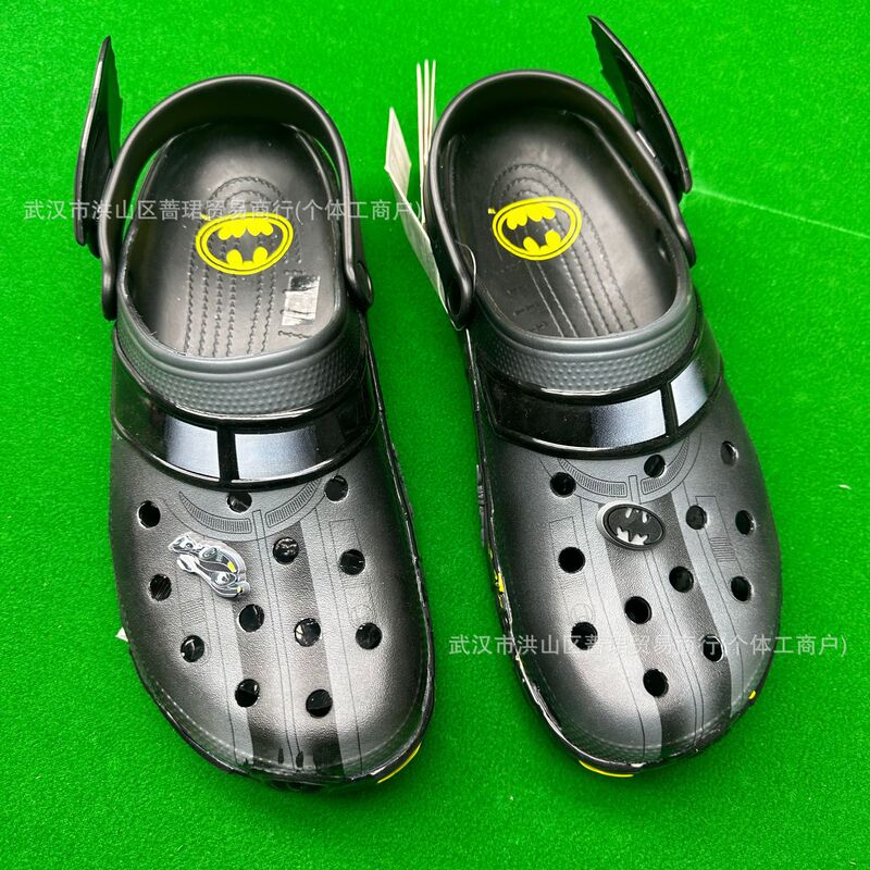 Batman Collaboration Parent-Child Clogs Outdoor Breathable Closed-Toe Eva Unisex Sandals Beach Shoes Batman Collaboration Parent-Child Clogs Outdoor Breathable Closed-Toe Eva Unisex Sandals Beach Shoes