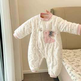 婴儿衣服秋冬装女宝宝夹棉连体衣可爱小兔小月龄冬季外出爬行服
