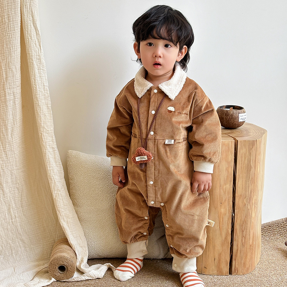 Ropa de bebé otoño e invierno versión coreana de la ropa para niños de moda mono bebé masculino a principios del invierno hermoso mameluco de algodón con clip de finales de otoño