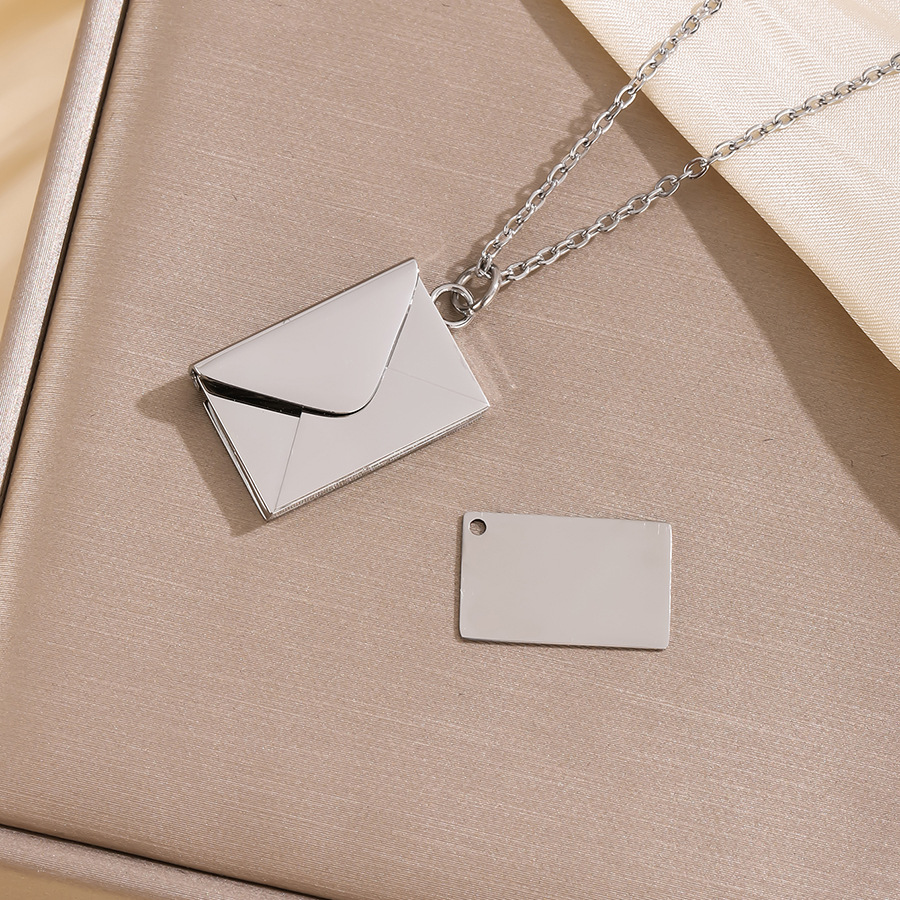 Estilo europeo y americano envolvente collar de titanio acero letras amor carta Cruz-frontera envolvente colgante creativo diseño pareja collar de celebridad en línea