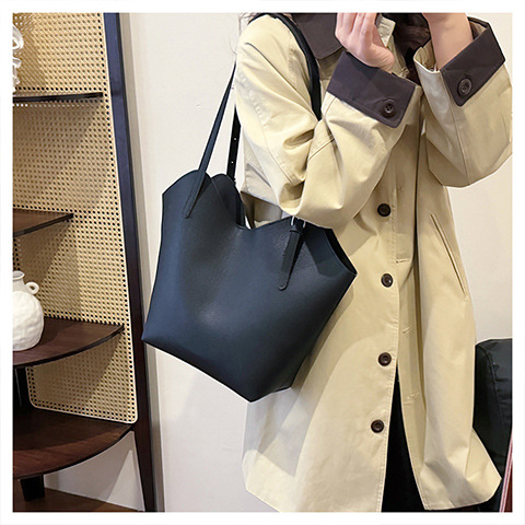 638g Weight Polyester Lining Material Magnetic Buckle Closure Type Double Shoulder Straps Strap Type Tote Bag Bags Type Casual, Daily, Shopping Occasion Pu Leather Material Solid Color Pattern All Seasons Season Women's Gender Classic Style Style Dumpling Shape Shape Women's Pu Leather Solid Color Classic Style Dumpling Shape Magnetic Buckle Tote Bag 14