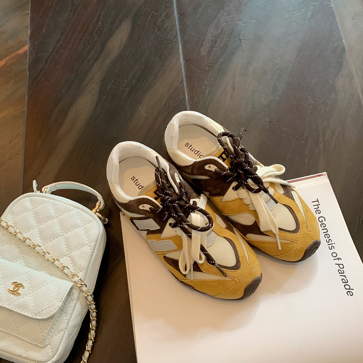 Versión de cuero de vaca de la uva de la misma moda de zapatos casuales zapatos de deporte retrógrado zapatos de entrenamiento de mujer