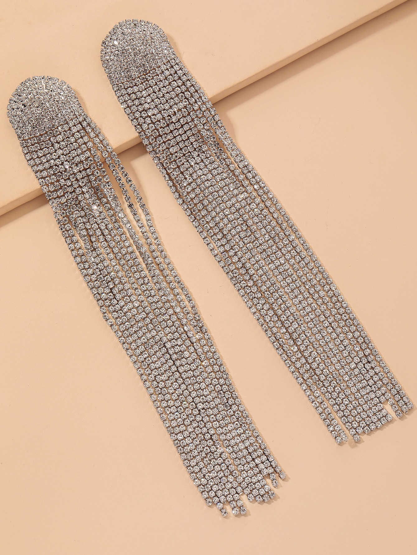 34g Weight Artificial Gemstones Inlay Material Earrings Classification Housewarming, Anniversary, Business, Wedding, Travel, Birthday, Festival Occasion Alloy Material Tassel Pattern Women'S Gender Diamond Design Fashion Style Silver Color Fashion Tassel Diamond Alloy Artificial Gemstones Earrings 10