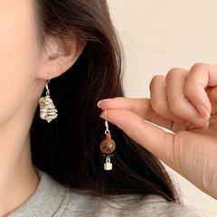 趣味可爱不对称设计陶瓷猫耳环女小众个性时尚百搭耳钉耳饰秋冬