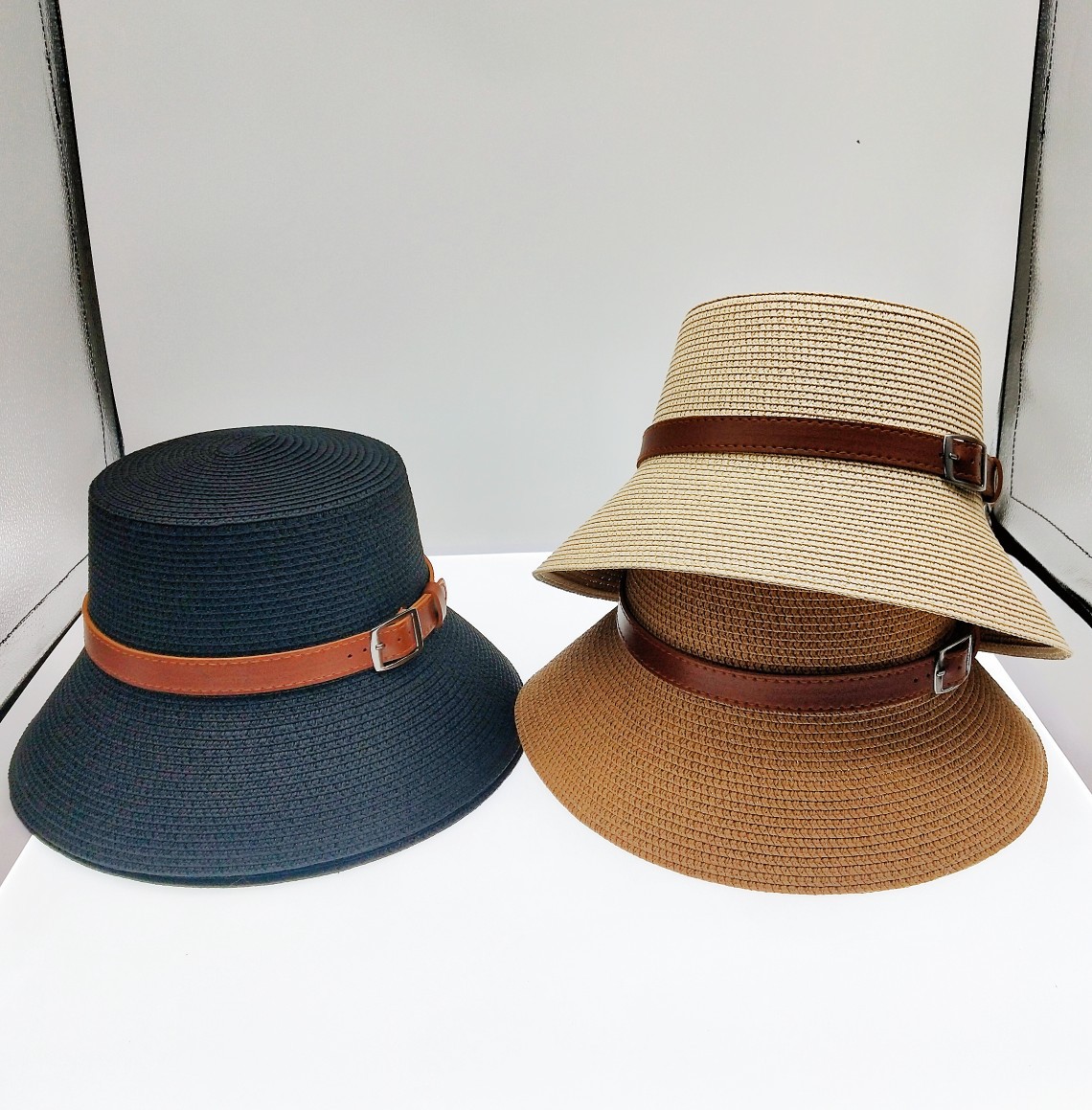 Women's Pastoral Simple Style Solid Color Belt Buckle Wide Eaves Straw Hat display picture 1