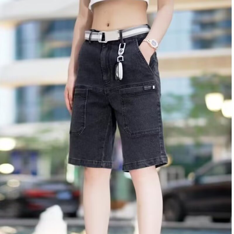 Pantalones cortos de mezclilla de la calle para hombres 2024 marea de verano retro lavado y pantalones de pierna recta desgastados pantalones de cintura elástica sueltos de cinco puntos