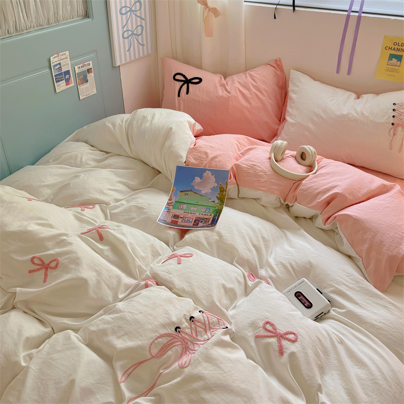 Madre y bebé clase A toalla de algodón lavada bordada cuatro piezas de sábanas cubiertas de sábanas estudiantes tres piezas de princesas de niñas conjunto de viento