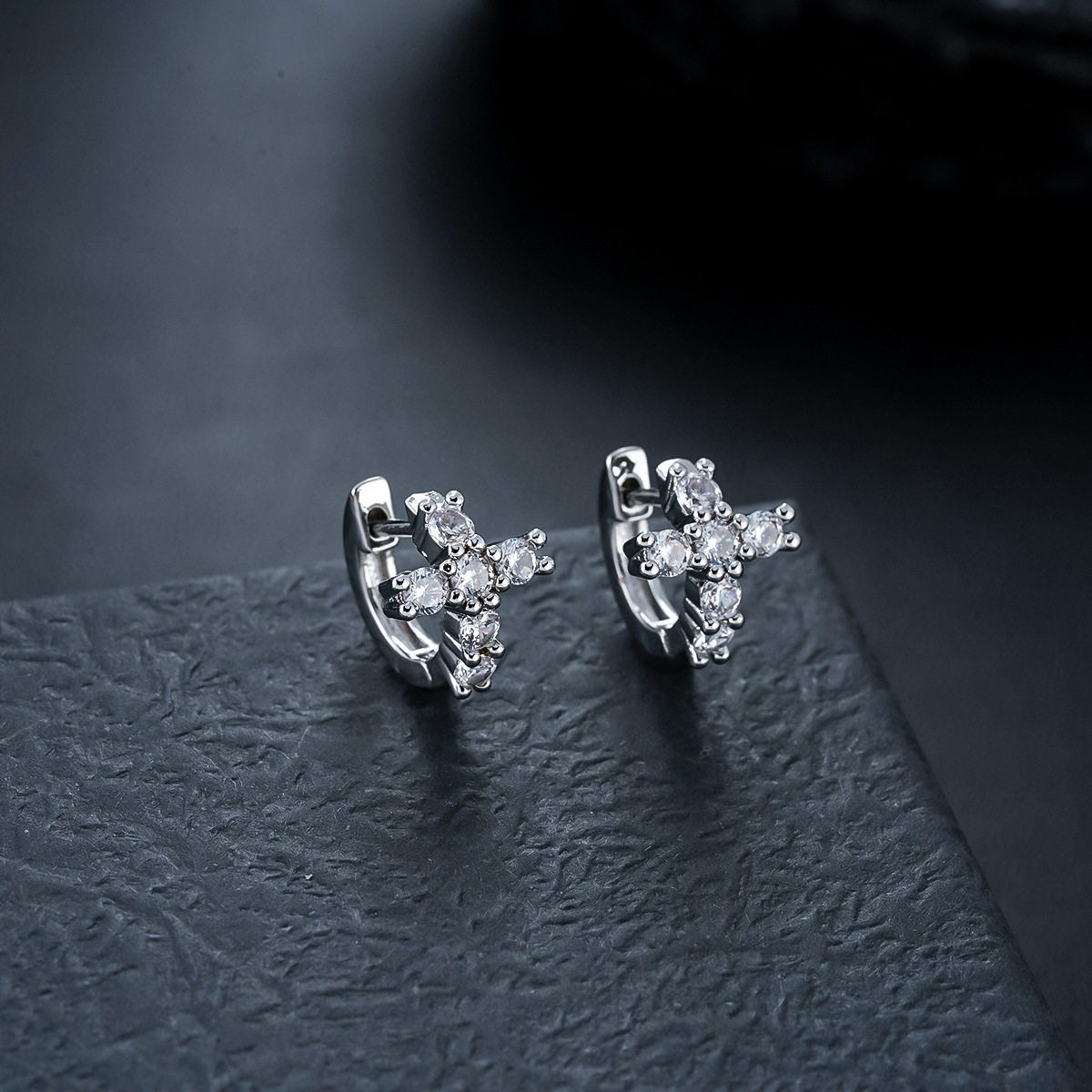 X1077-A (white zirconium cross earrings) silver pair