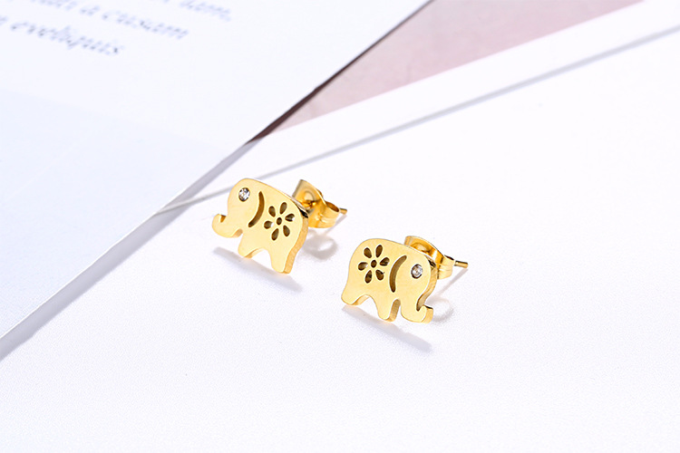 Fashion Geometric Stainless Steel Titanium Steel 18K Gold Plated Earrings display picture 12