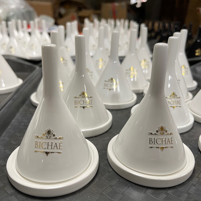 Ceramic Cover for Testing Fragrance and Smelling Fragrance, Replaceable Label, Long-Lasting Fragrance Essential Oil Perfume Brand Display Glass Cover, Bell Fragrance Cover