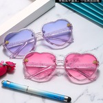 蜜蜂桃心可爱 儿童太阳镜 跨境时尚潮流街拍宝宝墨镜圆脸女童眼镜