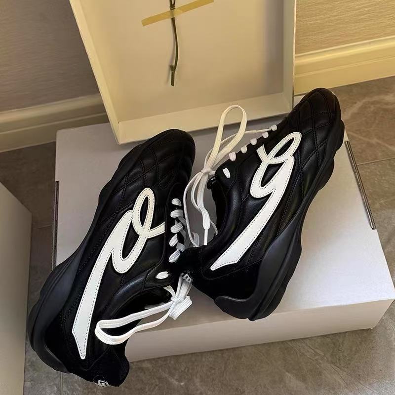Gaoding goodbai wandering shoes women's 2025 new black ballet training shoes retro sports casual running shoes dirty. Gaoding goodbai wandering shoes women's 2025 new black ballet training shoes retro sports casual running shoes dirty.