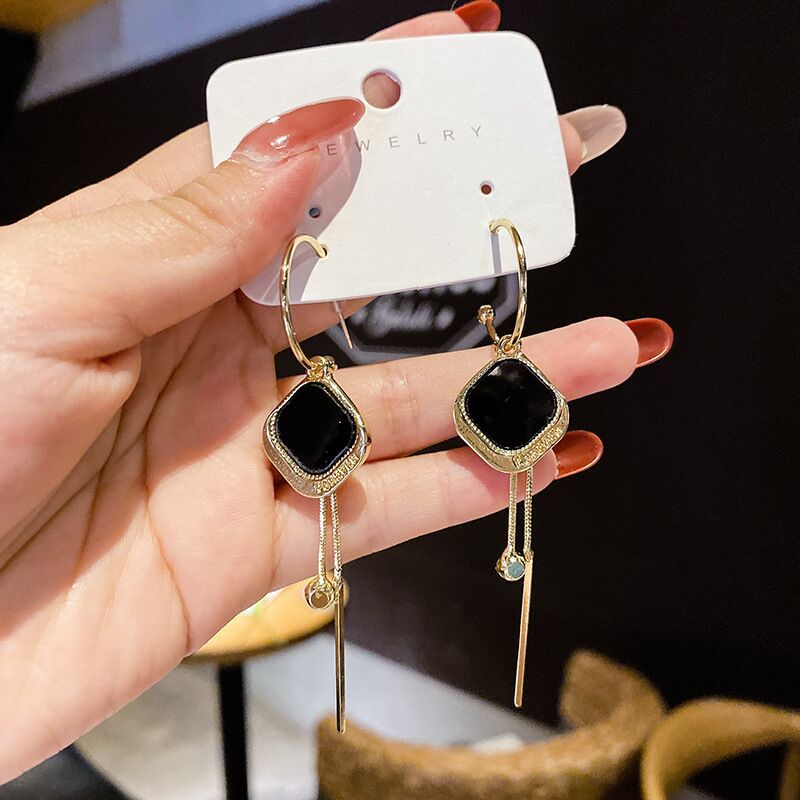 27E7E7FCE9F0AE3770A36B3BC125B2