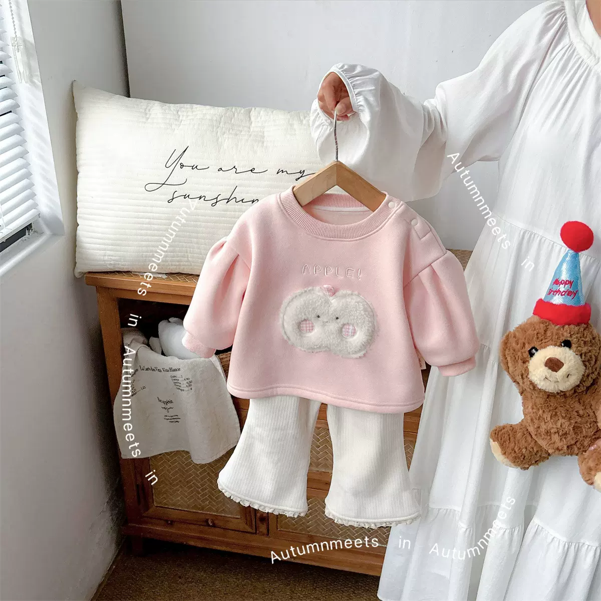 外贸婴幼童韩版加绒毛绒苹果卫衣微喇裤两件套2025秋冬新款外出服