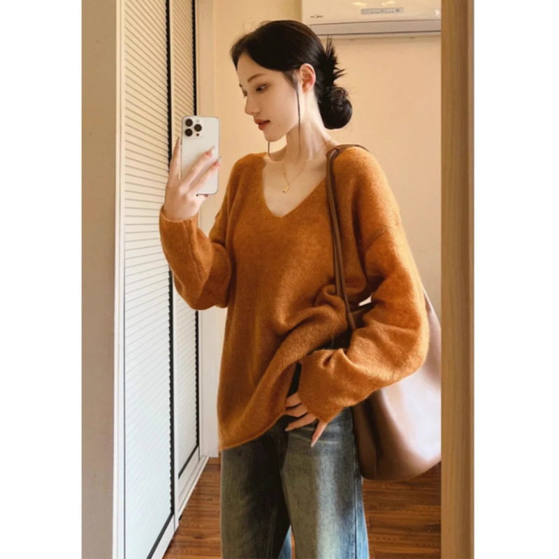 Orange V-Neck Long-Sleeved Women's Autumn and Winter Knitwear 2025 New Lazy Style Soft Wax Knitwear Bottoms Shirt