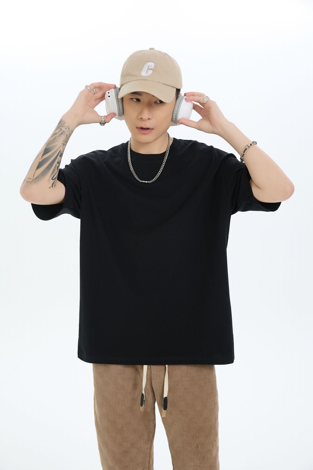 검은색