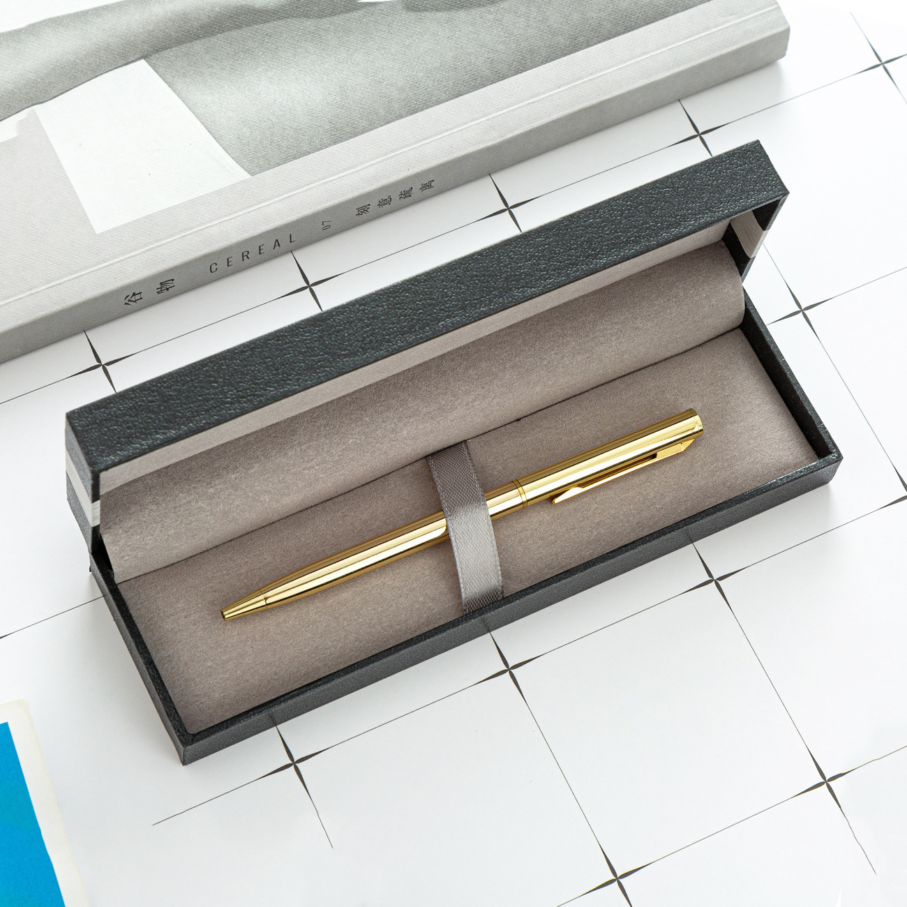 Caja de lápiz de oficina de alta calidad aluminio negro caja de regalo caja de almacenamiento de plástico flip caja de lápiz comercial al por mayor