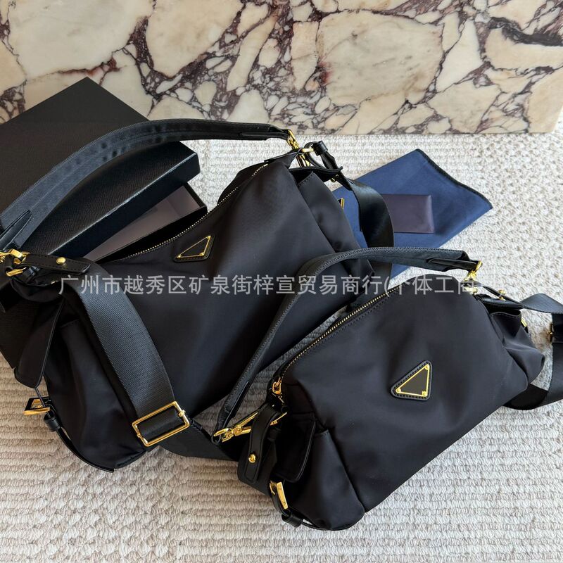 Cross-border P-brand new nylon hobo underarm bag, trendy and versatile, double-pocket, large-capacity shoulder and crossbody tote bag Cross-border P-brand new nylon hobo underarm bag, trendy and versatile, double-pocket, large-capacity shoulder and crossbody tote bag