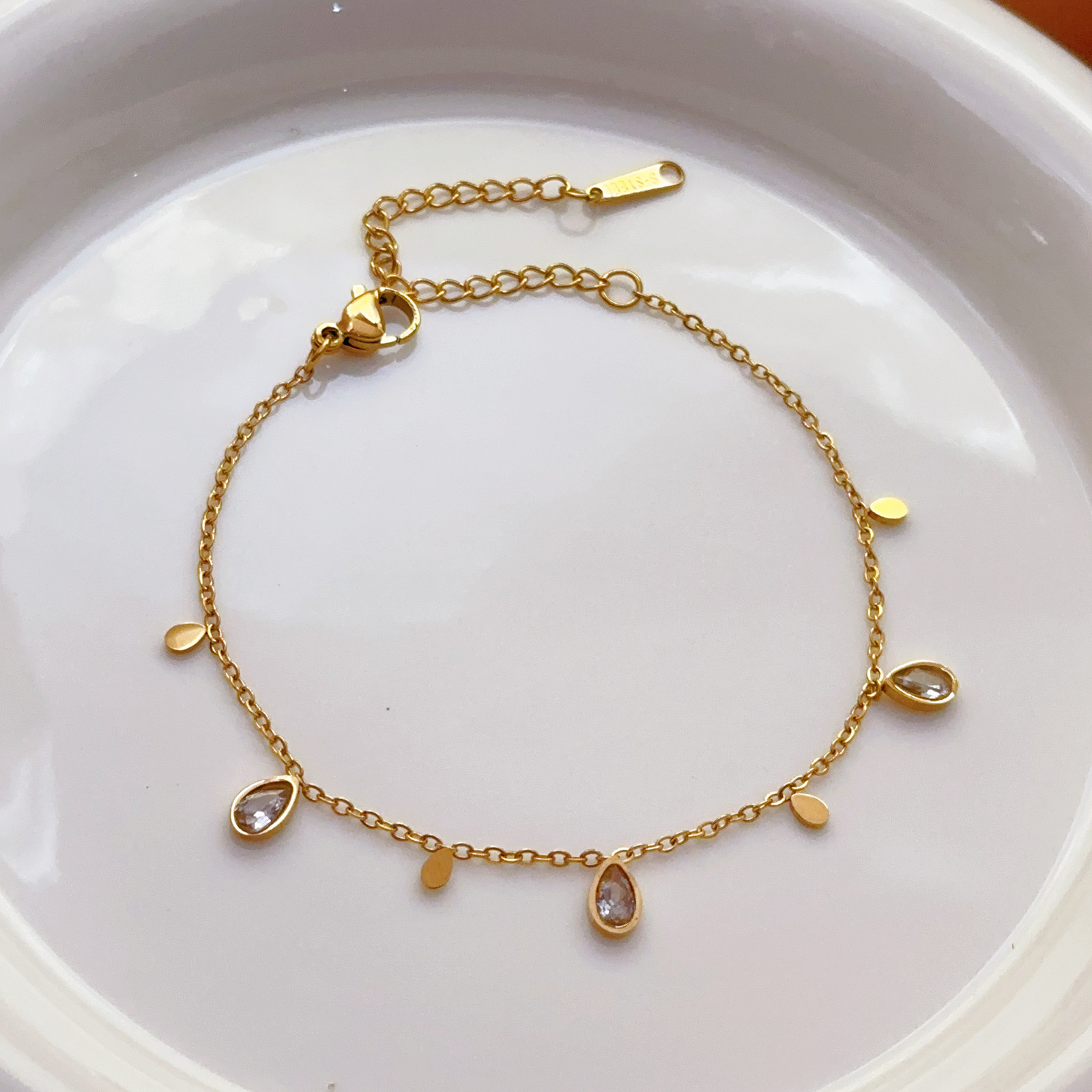 Collar de diamantes de imitación geométricos de acero de titanio con gota de agua, diseño simple y de moda, nuevo collar de clavícula, pulsera de lujo ligero en
