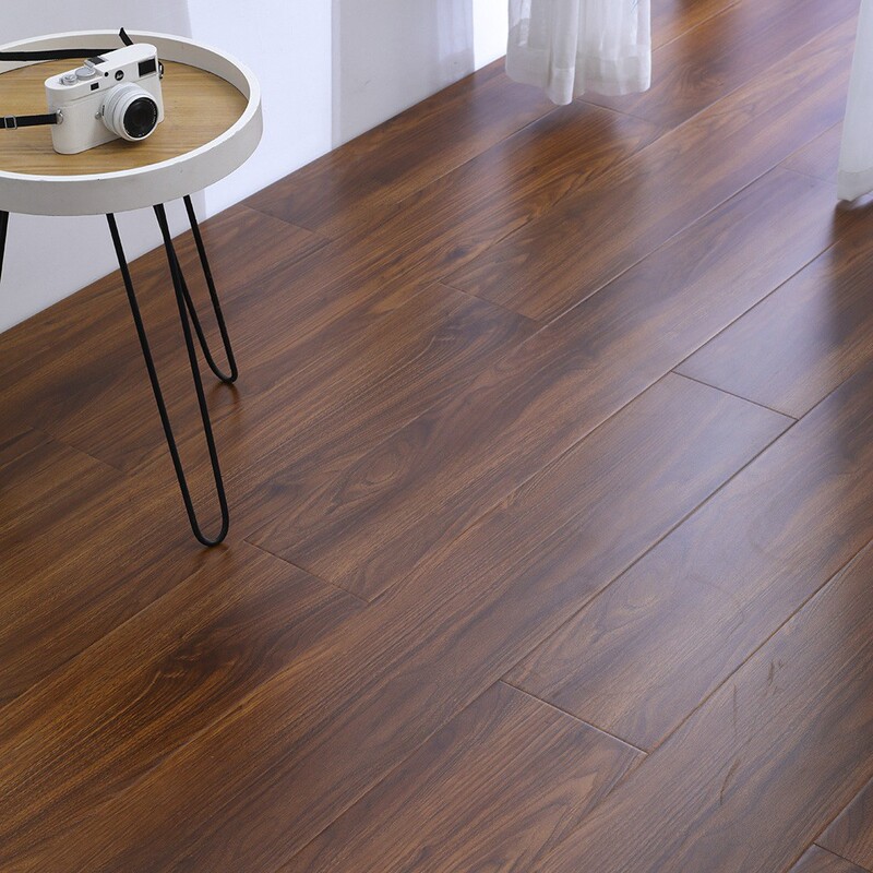 Factory In-Stock Natural Wood Color 12mm Laminate Flooring Commercial Engineering Interlocking Antique Wood Grain Flooring Wholesale