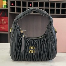 miu千金大小姐褶皱HOBO腋下包小羊皮饺子包手拎单肩斜挎月牙女包