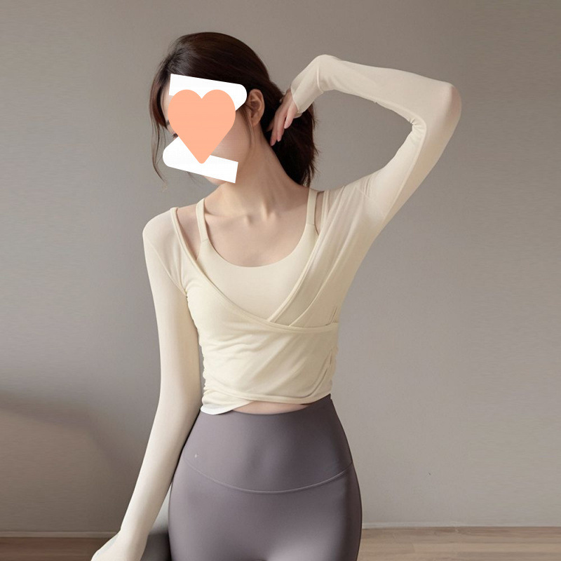 Fashionable Yoga Clothing Suit for Women in Autumn with Chest Pad Sports Long-Sleeved Tops for Slimming Pilates Training and Fitness