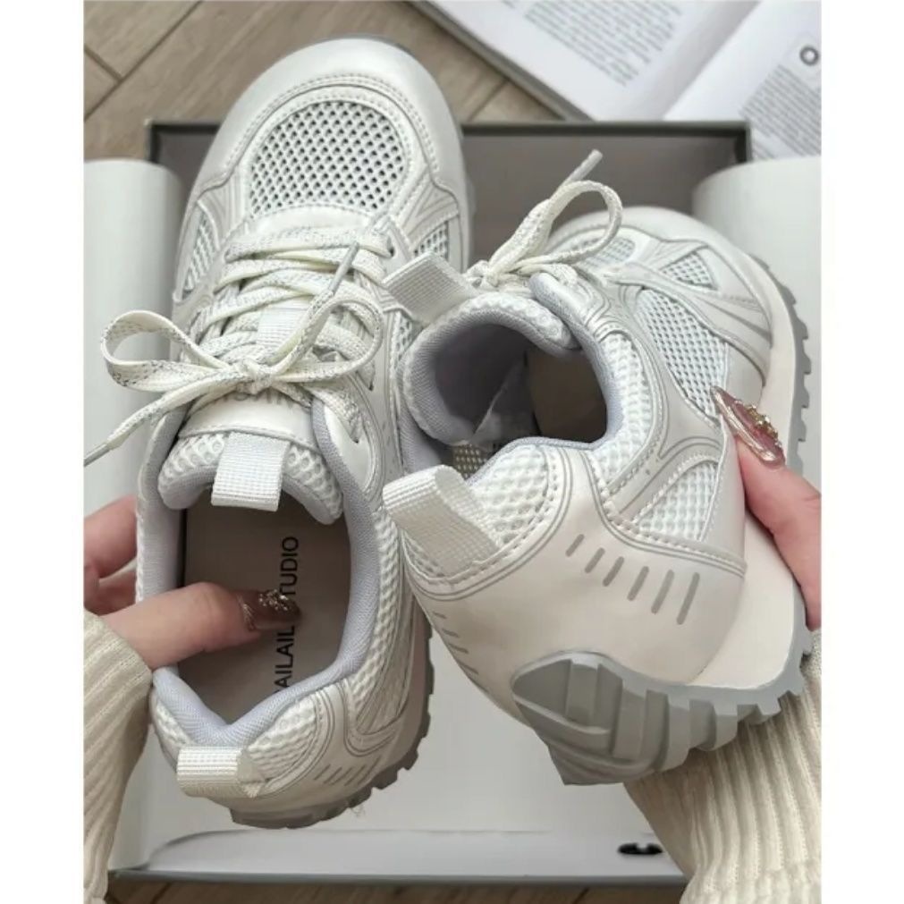 Zhao Lu Si con los zapatos Gump para mujeres 2026 verano nuevo estilo de red deportivo casual con suela gruesa para aumentar la altura de los zapatos de carreras para mujeres
