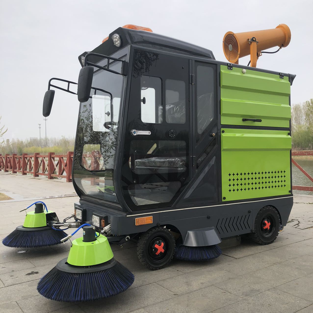 座驾扫地车工厂车间马路园区大扫地机小区物业道路大型清扫车电动