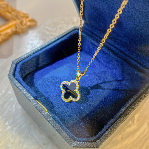 Titanium steel necklace women's 18k rose gold diamond four-leaf clover pendant niche light luxury black shell clavicle chain temperament neck necklace