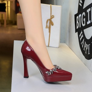 8399-H68 European and American banquet fashion rhinestone pointed thick heel high heels patent leather waterproof platfo
