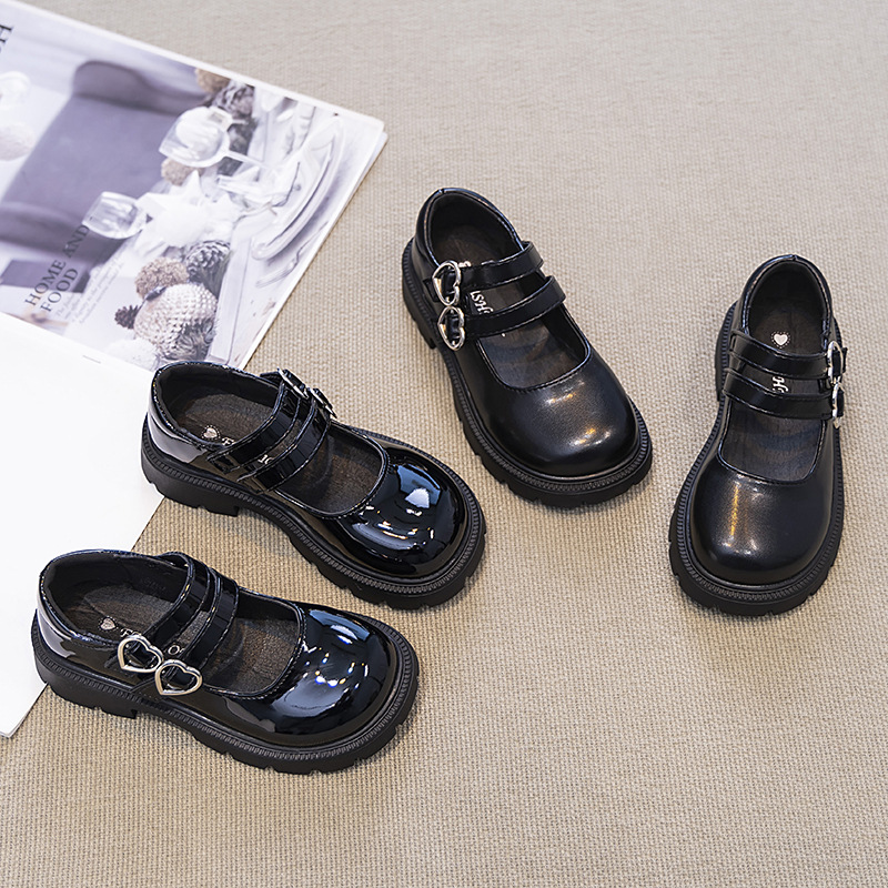 Zapatos de cuero para niñas 2025 primavera y otoño nuevos zapatos de princesa de niños británicos zapatos de espectáculo negro zapatos de moda